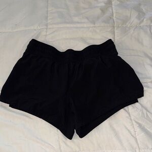 Fabletics Small Athletic Shorts Sloane Running Short Black/Smokey Runyon